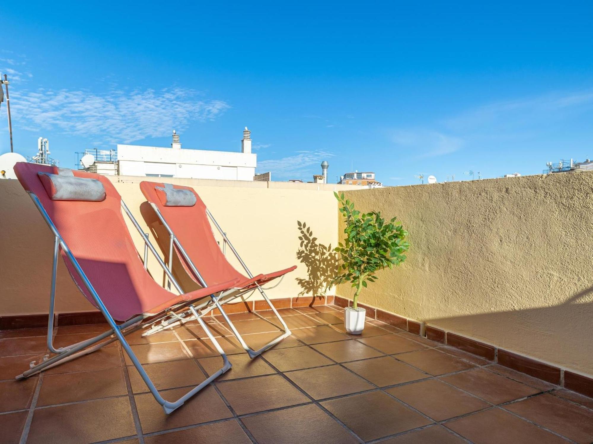 H2M Lazcano With Sunny Terrace In Old Town Málaga Kültér fotó